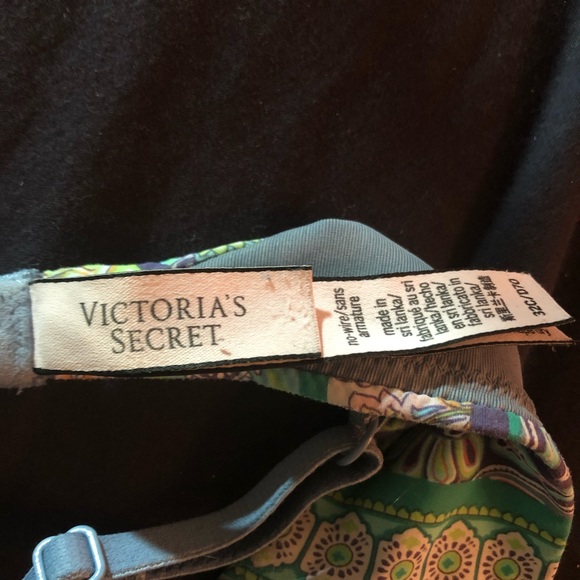 Victoria Secret bra 32c - Picture 2 of 4